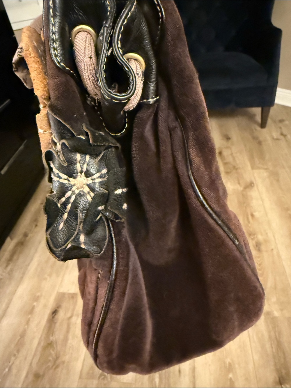 Vintage Juicy Couture Daydreamer Velour Brown Flower Appliqué Tote
Bag Purse Bow - Picture 5 of 12